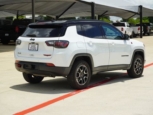 Used 2025 Jeep Compass Trailhawk w/ Trailhawk Elite Group AWD/4WD image 5