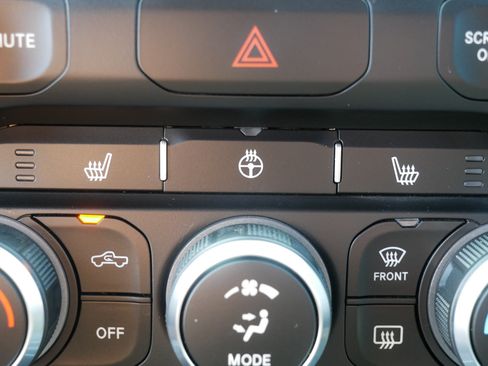 Used 2022 RAM 1500 Big Horn AWD/4WD image 32
