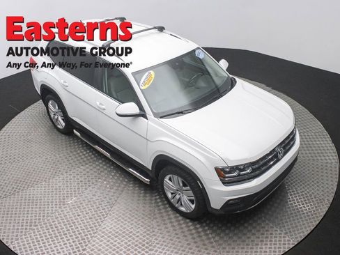 Used 2019 Volkswagen Atlas SE w/ Towing Package image 3