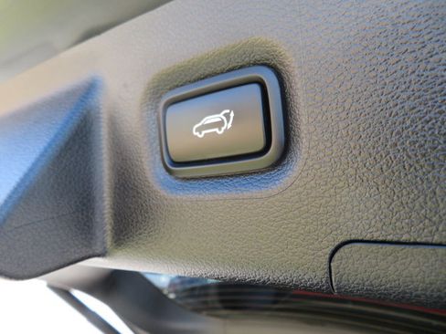 Used 2023 Hyundai Santa Fe SEL w/ Premium Package image 17