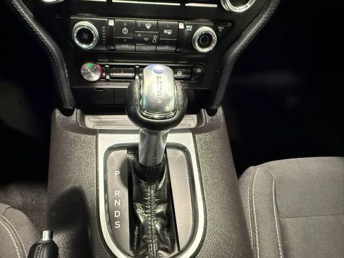 Used 2019 Ford Mustang Coupe image 21