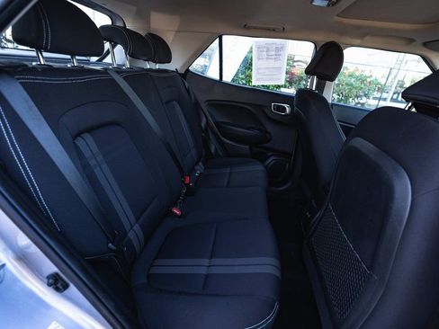 Used 2024 Hyundai Venue SEL image 30