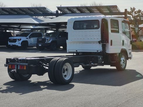 New 2026 Isuzu NPR image 3