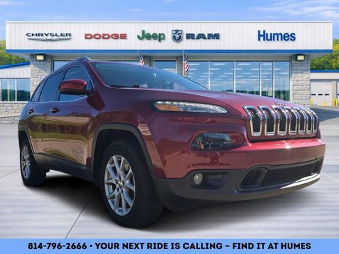 Used 2017 Jeep Cherokee Latitude w/ True North Edition AWD/4WD image 1