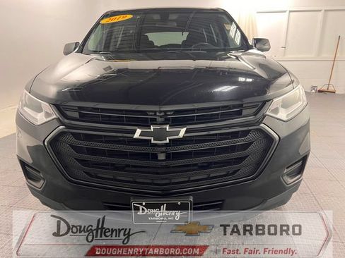 Used 2019 Chevrolet Traverse LS w/ LPO, Black Accent Package AWD/4WD image 2