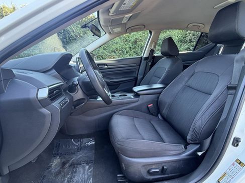 Used 2019 Nissan Altima 2.5 S FWD image 11