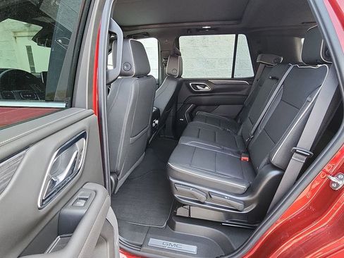 Used 2024 GMC Yukon SLT w/ SLT Premium Package RWD image 25