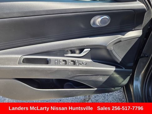 Used 2024 Hyundai Elantra SEL FWD image 22