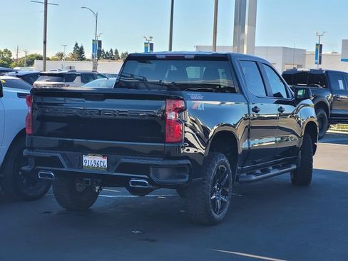 Used 2025 Chevrolet Silverado 1500 Custom Trail Boss w/ LPO, Dark Essentials Package AWD/4WD image 4