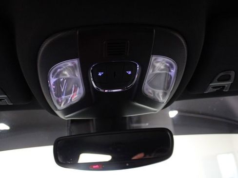 Used 2025 Jeep Compass Limited image 40