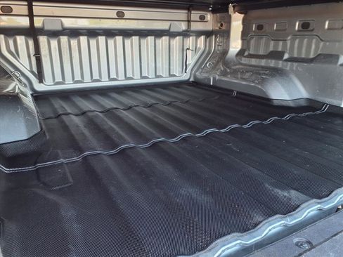 Used 2024 Chevrolet Colorado LT w/ LT Convenience Package III image 27