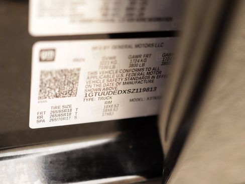 Used 2025 GMC Sierra 1500 SLT image 40