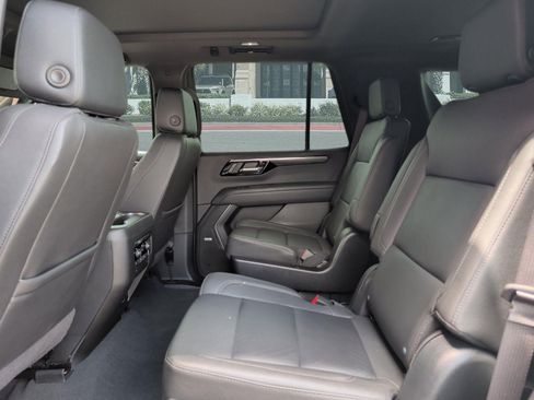 Used 2025 Chevrolet Tahoe Z71 w/ Comfort Package AWD/4WD image 24