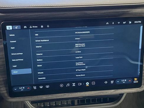 Used 2022 Rivian R1T Adventure image 17
