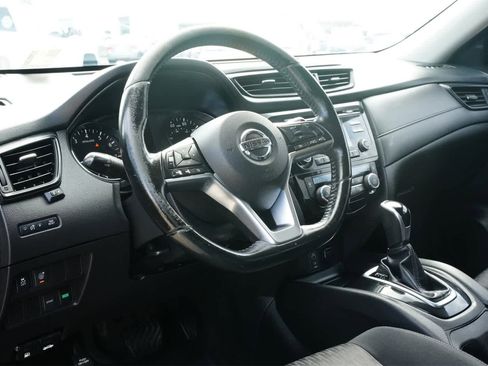 Used 2017 Nissan Rogue SV image 15
