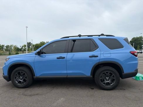 Used 2023 Honda Pilot TrailSport image 17