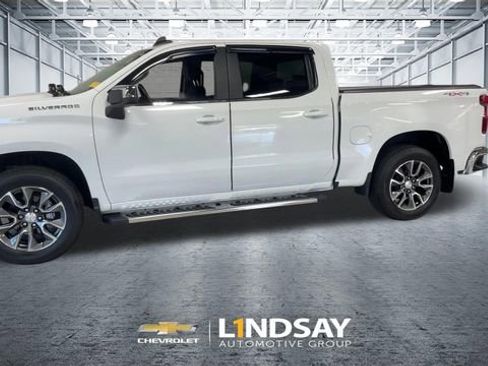 Used 2022 Chevrolet Silverado 1500 LT AWD/4WD image 6