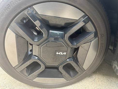 Used 2024 Kia EV9 GT-Line AWD/4WD image 35