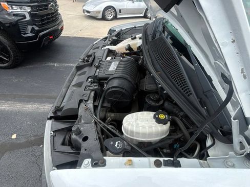 Used 2018 Chevrolet Express 3500 Extended w/ Driver Convenience Package RWD image 28
