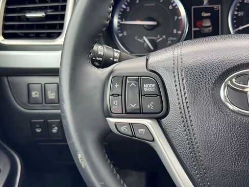 Used 2016 Toyota Highlander Limited Platinum AWD/4WD image 25