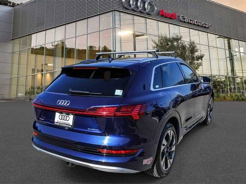 Used 2022 Audi e-tron Premium Plus w/ Premium Plus Package image 4