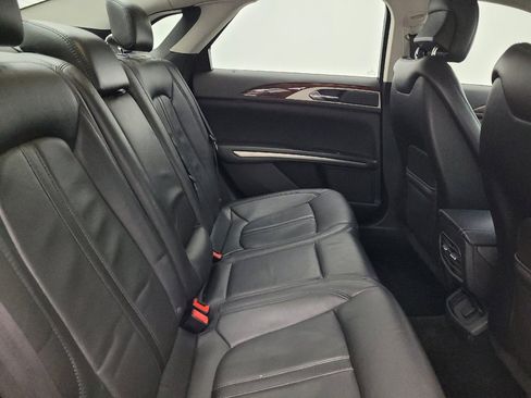 Used 2013 Lincoln MKZ image 19