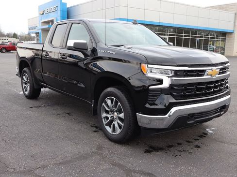 Used 2026 Chevrolet Silverado 1500 LT image 2