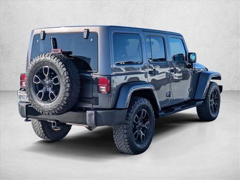 Used 2018 Jeep Wrangler Unlimited Sahara image 5