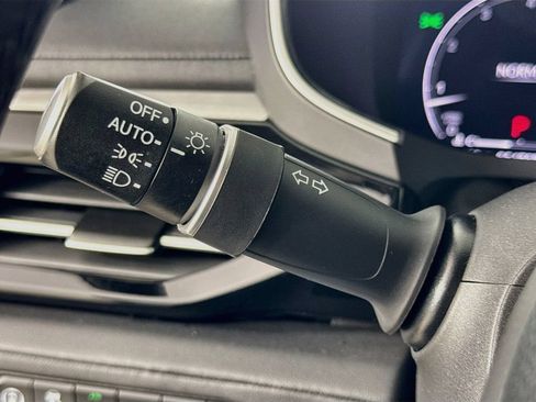 Used 2023 Acura MDX SH-AWD w/ Technology Package image 13