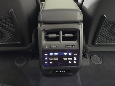 Used 2025 Porsche Macan Turbo Electric image 27