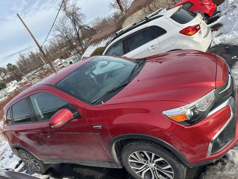 Used 2018 Mitsubishi Outlander Sport ES image 2