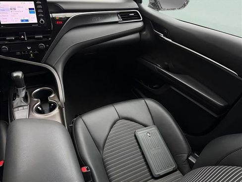 Used 2023 Toyota Camry SE FWD image 10