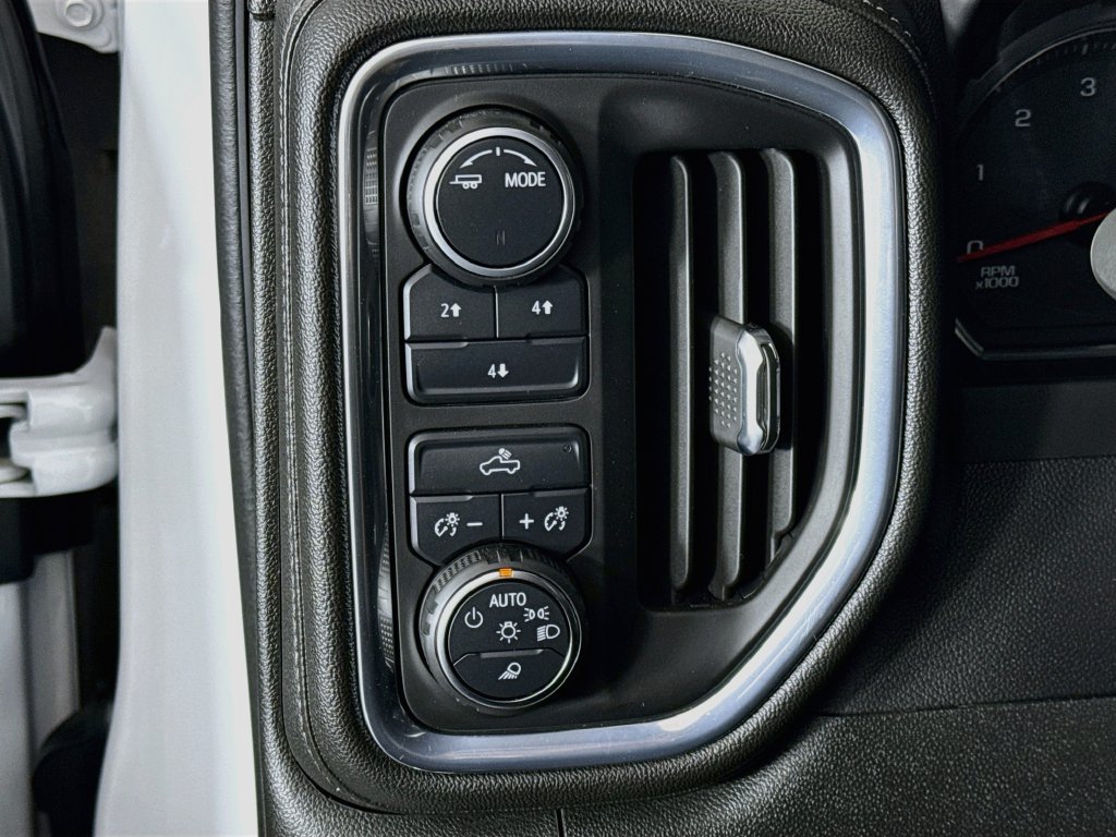 Used 2023 Chevrolet Silverado 2500 LT AWD/4WD image 10