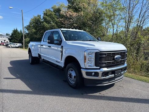 New 2026 Ford F350 XL w/ XL Chrome Package image 16