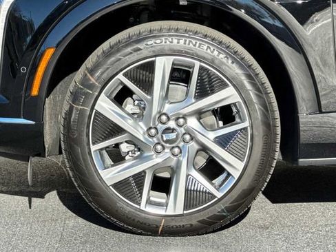 New 2026 Cadillac Optiq Luxury 1 image 25