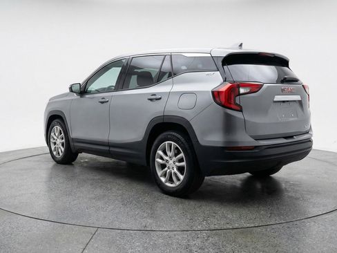Used 2024 GMC Terrain SLT AWD/4WD image 6