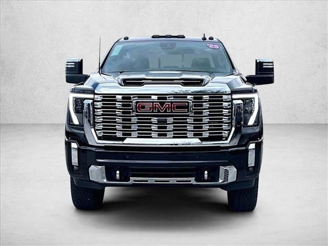 Used 2025 GMC Sierra 2500 Denali w/ Denali Reserve Package AWD/4WD image 3