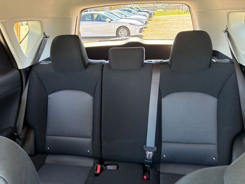 Used 2025 Kia Soul LX w/ LX Technology Package FWD image 31