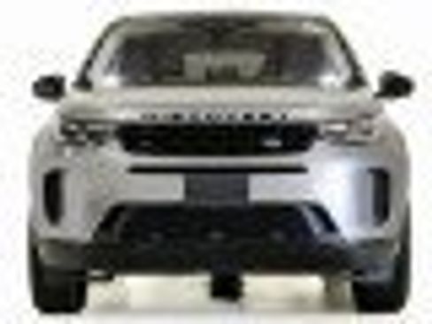 Used 2020 Land Rover Discovery Sport SE image 2