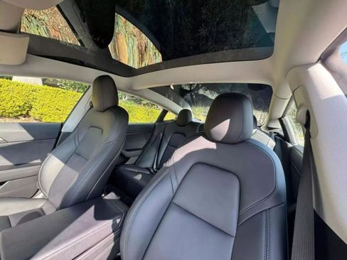 Used 2022 Tesla Model 3 Long Range AWD/4WD image 9