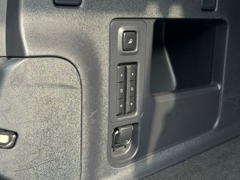Used 2025 Lincoln Navigator L Reserve AWD/4WD image 16