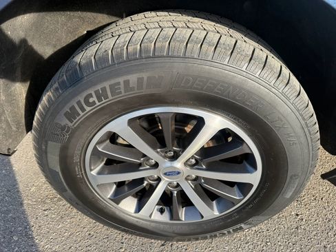 Used 2019 Ford Expedition XLT w/ Equipment Group 202A image 11