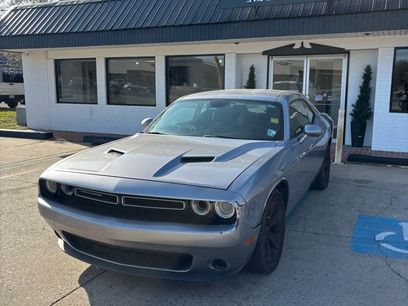 Used 2015 Dodge Challenger SXT