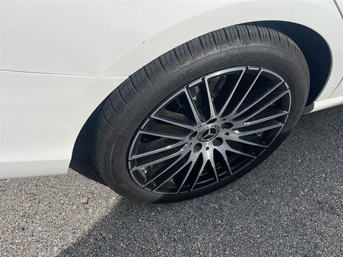 Used 2025 Mercedes-Benz C 300 Sedan image 18