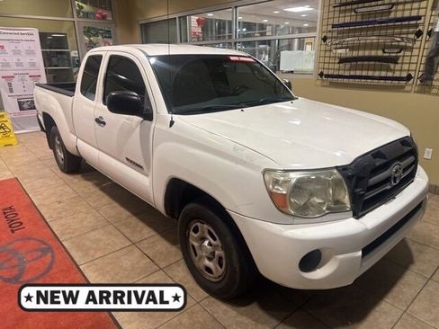 Used 2011 Toyota Tacoma 2WD Access Cab image 1