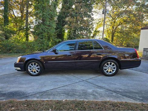 Used 2008 Cadillac DTS Luxury II image 35