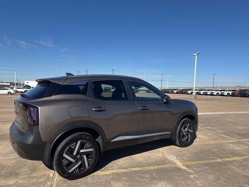 Certified 2025 Nissan Kicks SV w/ SV Premium Package image 14