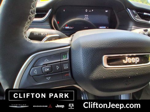 Certified 2025 Jeep Grand Cherokee L Laredo w/ Luxury Tech Group I AWD/4WD image 22