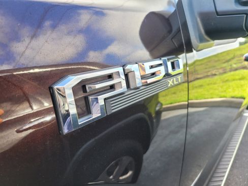Used 2018 Ford F150 XLT w/ Equipment Group 302A Luxury AWD/4WD image 9