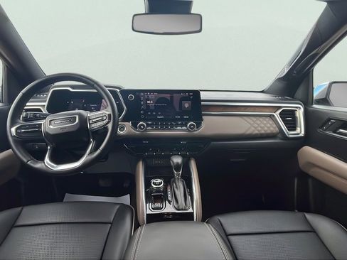 Used 2024 GMC Canyon Denali image 9